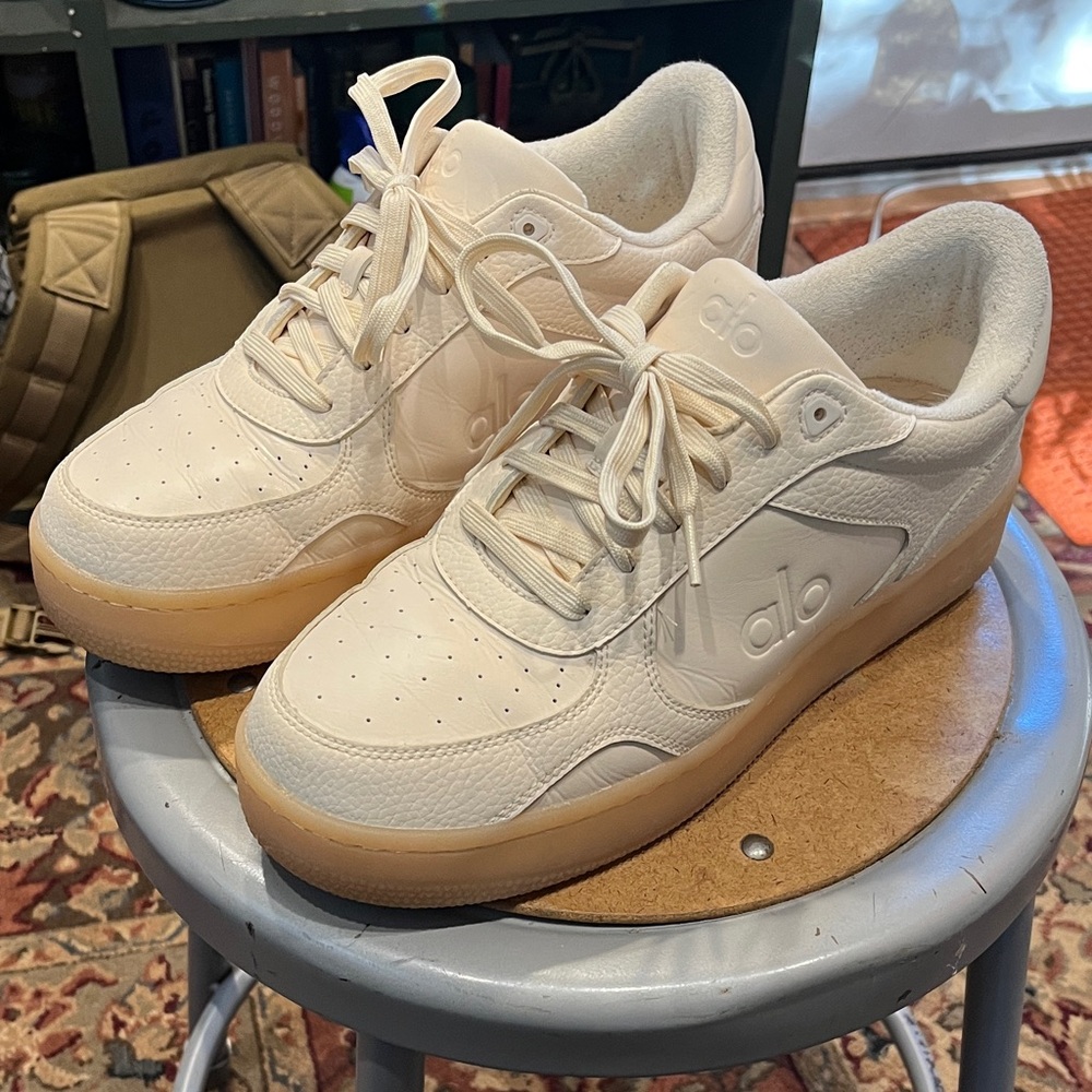 ALO Recovery Mode Sneaker - MENS 10 - Clay color - used in great condition.